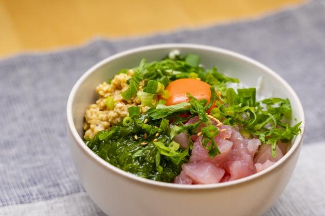 ばくだん丼　小